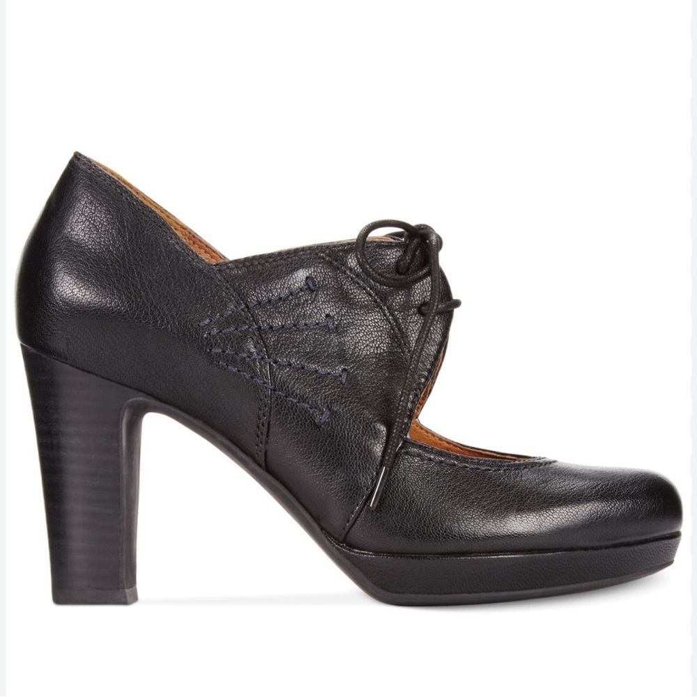 Clarks Flyrt Pump size 8 black leather shoe